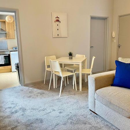 Beautiful Apartment - 5 Minute Walk To The Best Beach! - Great Location - Parking - Fast Wifi - Smart Tv - Newly Decorated - Sleeps Up To 4! Close To Bournemouth & Poole Town Centre Eksteriør billede